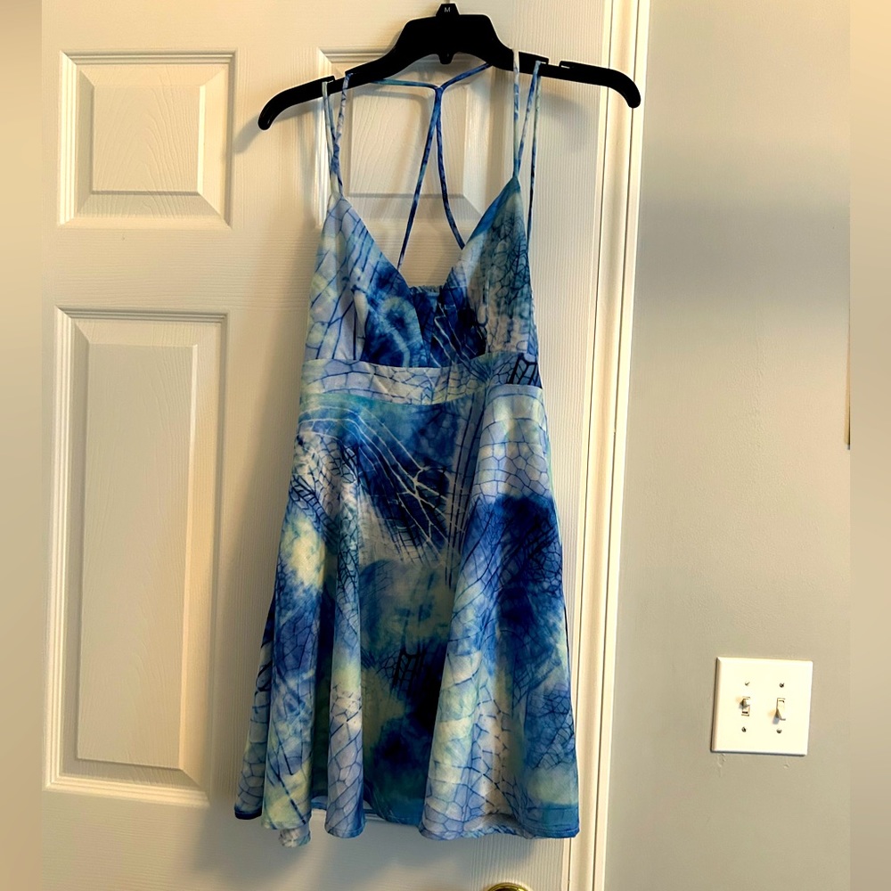 S Tie-Dye Blue Dress with Open Back